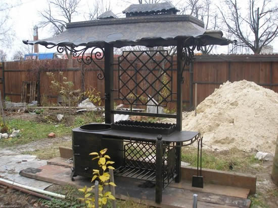 Стационарный мангал из металла